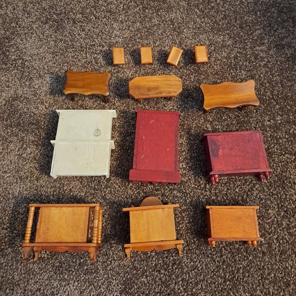 Vintage 13 Piece Wood Miniature Dollhouse Furniture Lot - Picture 3 of 6